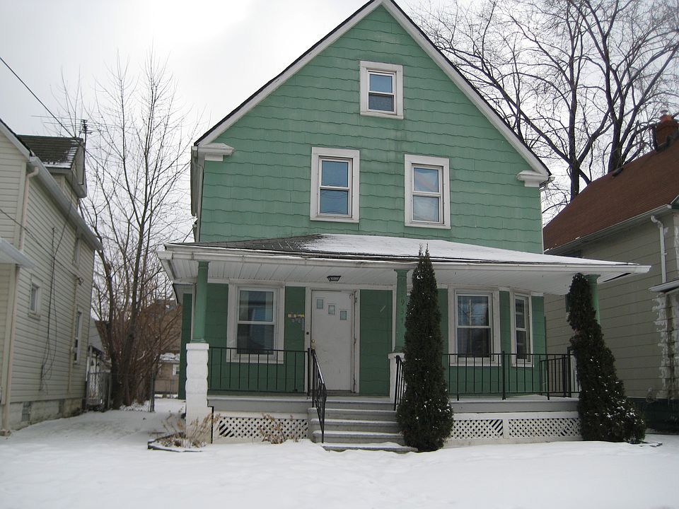 1st image of 3937 Trowbridge Ave
