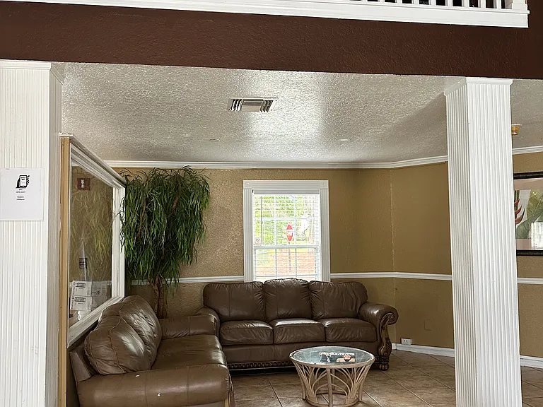 6052 Westgate Dr #203 — Photo 16
