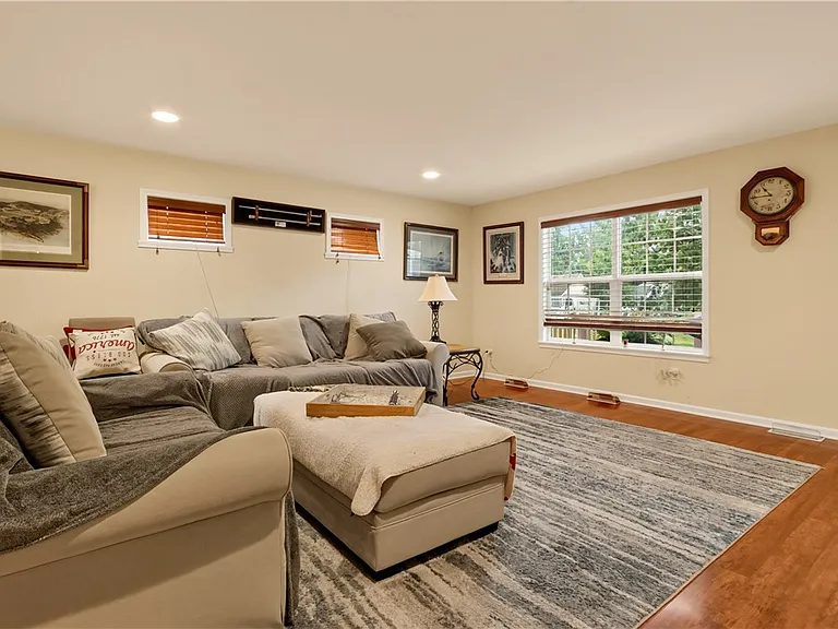2093 Mykola Rd — Photo 21