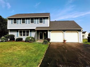 4271 Carmel Dr, Liverpool, NY 13090