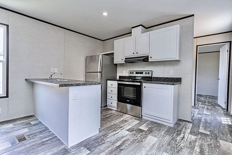 923 W Lee Rd Taylors, SC Zillow