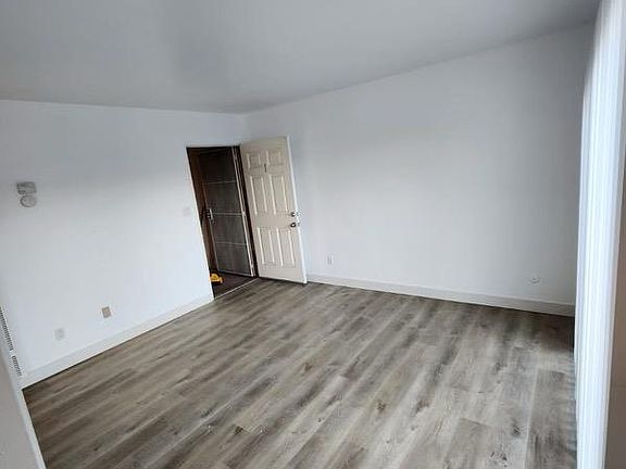 4th image of 2295 Grand Ave #1