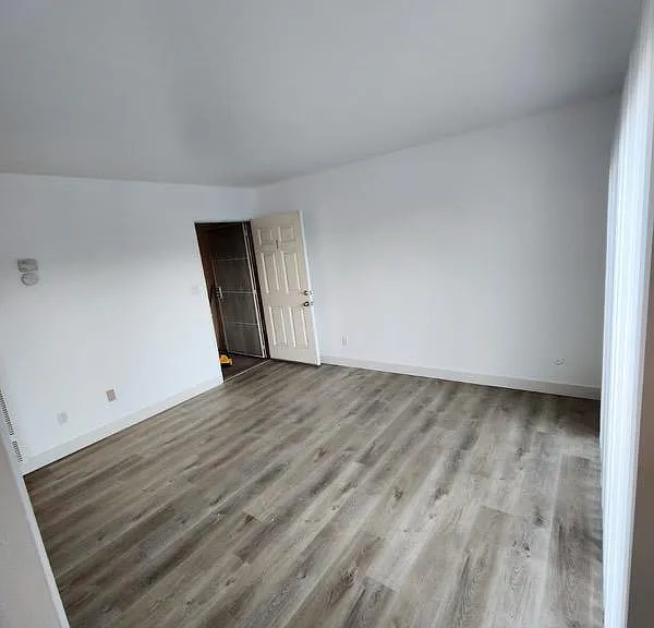 2295 Grand Ave #1 — Photo 4