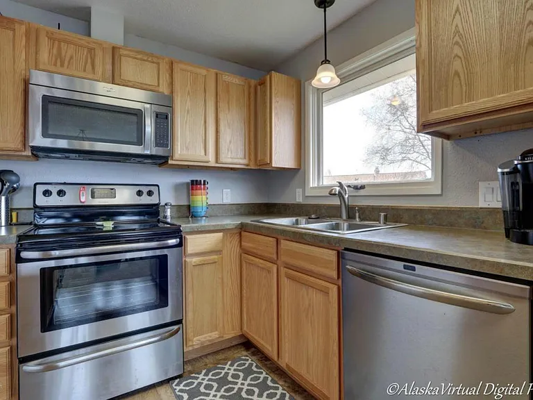 9451 Strathmore Dr — Photo 21
