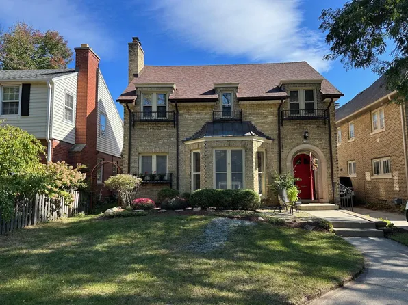 5766 North Bay Ridge AVENUE, Whitefish Bay, WI 53217