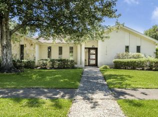 1134 Trowbridge Dr, Houston, TX 77062