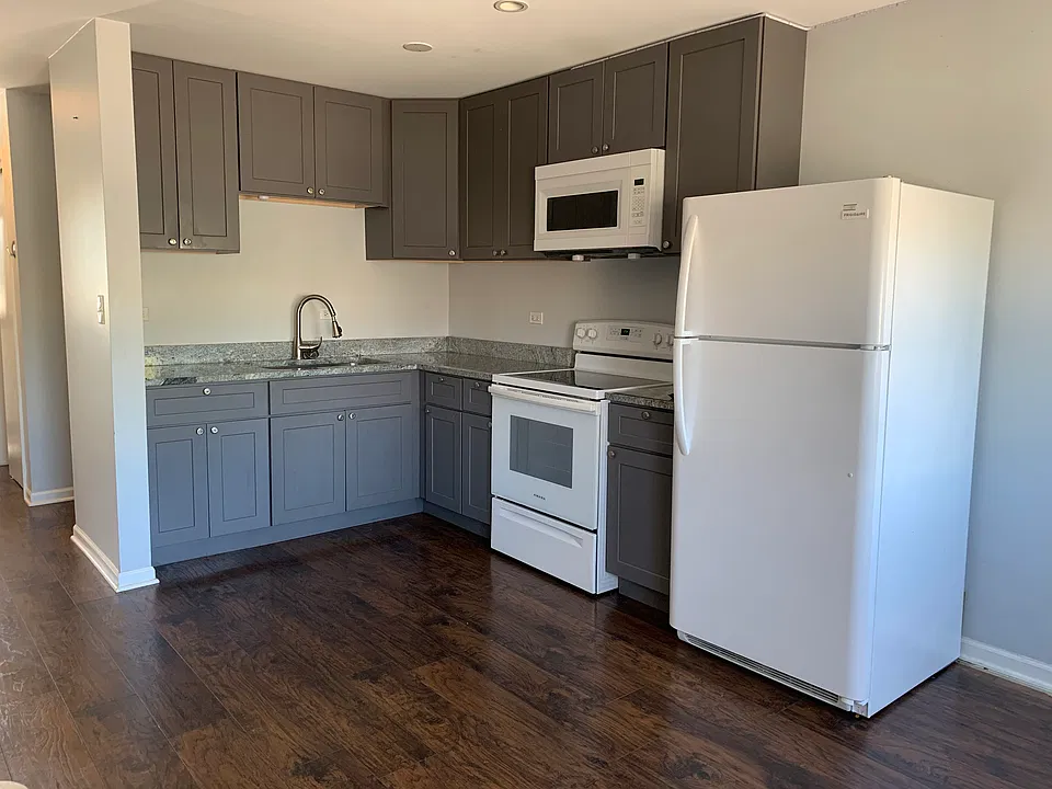 106 E Lake St #1