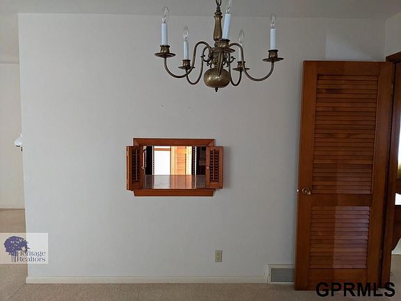 5th image of 7 Eastridge Dr N