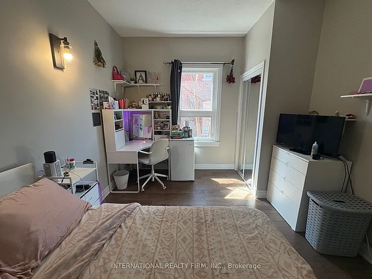 300 Locke St S #1 — Photo 9