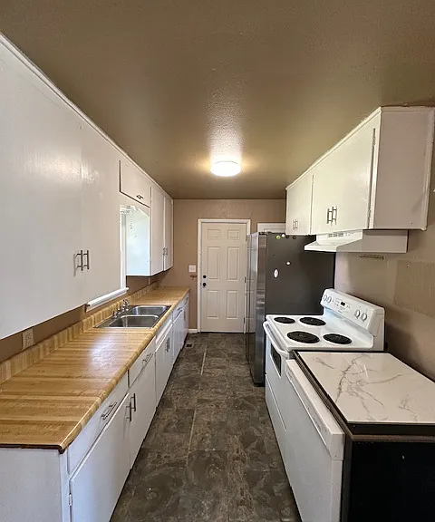 1334 Regent St — Photo 5