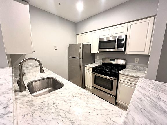 3rd image of 12913 Alton Sq APT 117