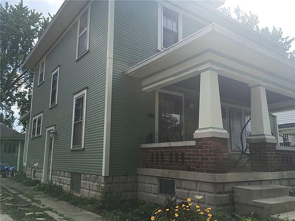 3rd image of 1021 Park Ave