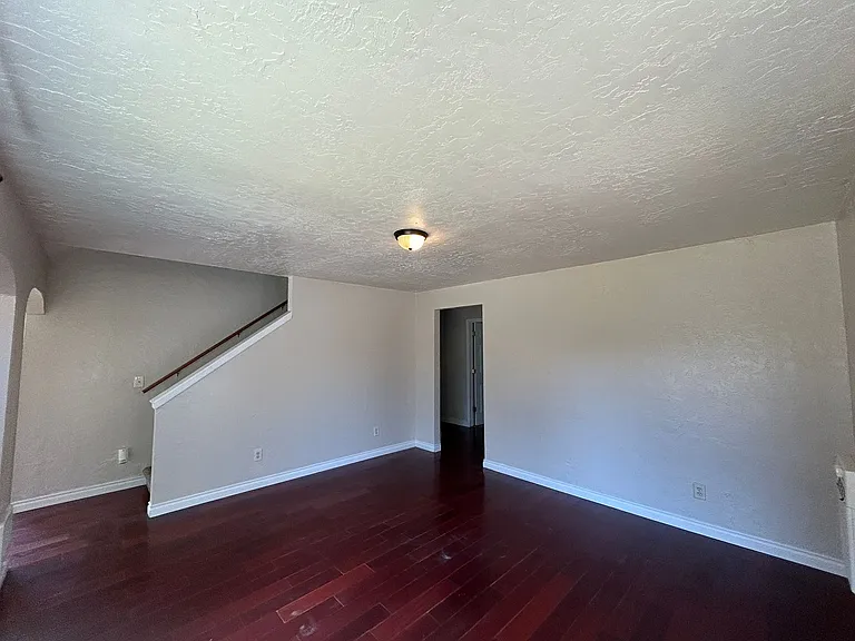 1247 10th Ave — Photo 3
