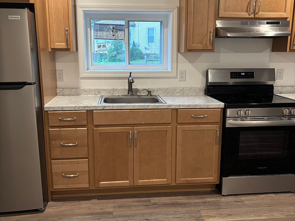 1st image of 254 Back St #2