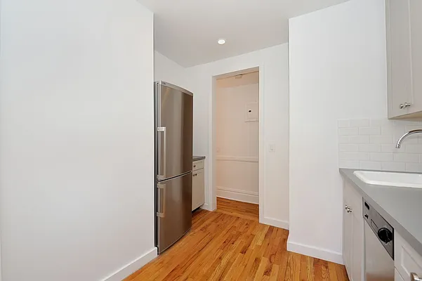 Rented by Aether Property Group | media 7