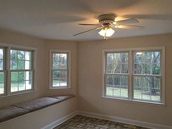 5th image of 7 Carriage Ln