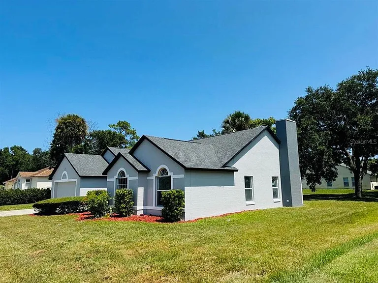 215 Hollowbrook Cir — Photo 19