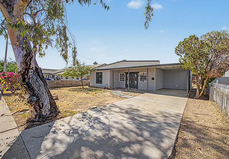 2045 E Orange St — Photo 4