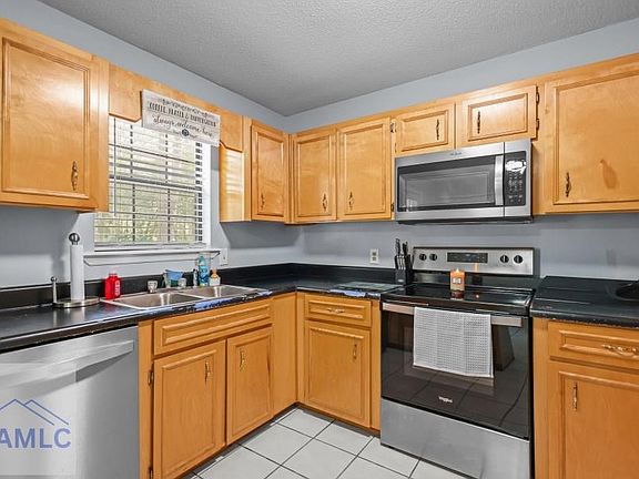 4th image of 198 Greenwood St