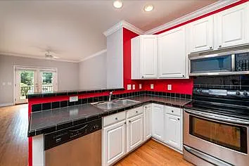 3 bed, 3.0 bath, 1526 sqft, $2,095 — Photo 3