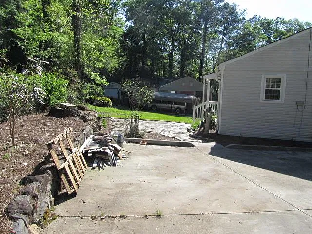2 bed, 1100 sqft, $1,300 — Photo 3
