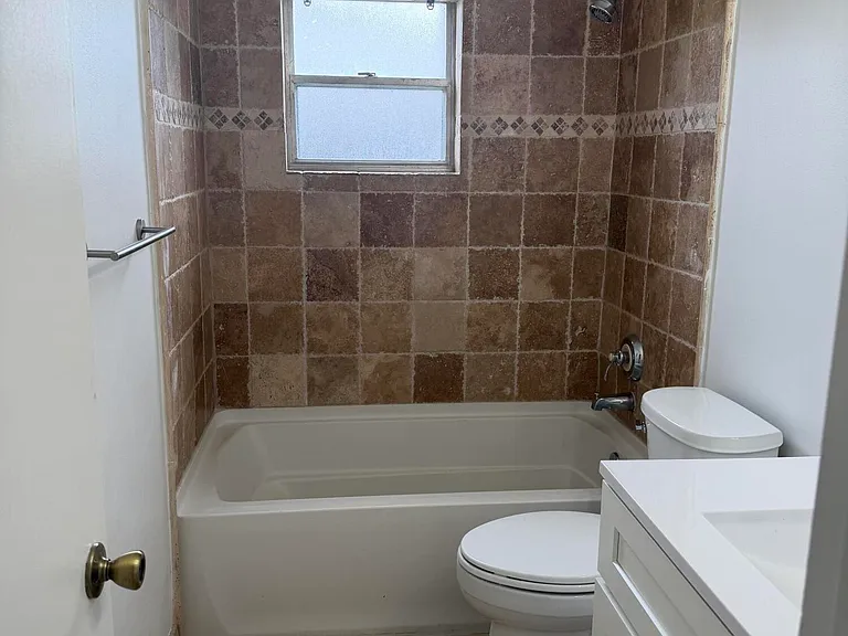 9209 Southampton Pl — Photo 11
