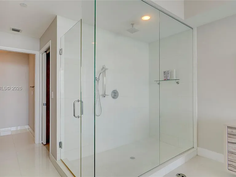 2020 N Bayshore Dr #1905 — Photo 38