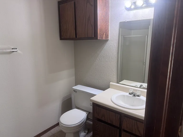1305 N Fretz Ave — Photo 9