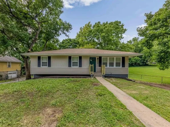 8116 Wayne Ave, Kansas City, MO 64131