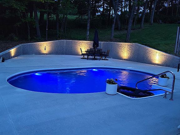 3rd image of 2713 Lakeland Dr