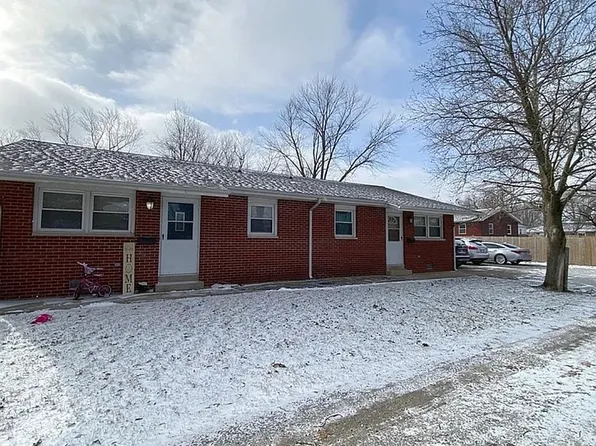 844 C St, Charleston, IL 61920