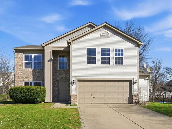 4324 Blue Spruce Ct, Greenwood, IN 46143