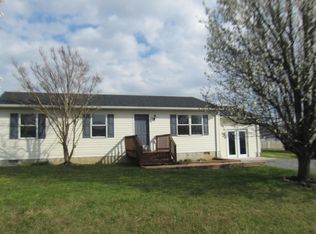 81 Greenleaf Rd, Strasburg, VA 22657