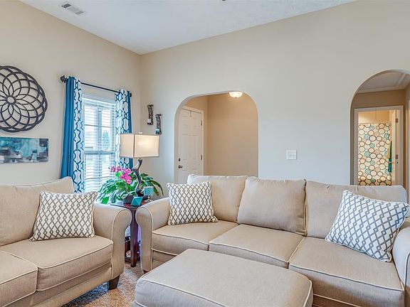 4th image of 1827 Cotton Blossom Way