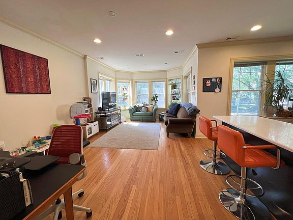 5th image of 1416 W Lunt Ave #5J