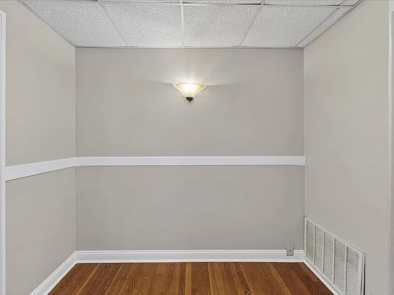 3637 Bowen — Photo 19