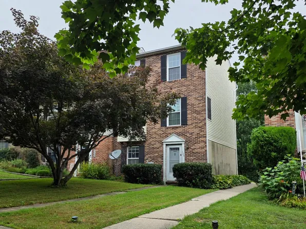 125 N Towne Ct, Mount Airy, MD 21771