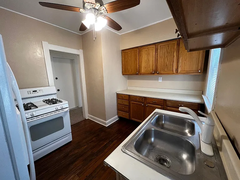 358 Rockingham St #1 — Photo 6