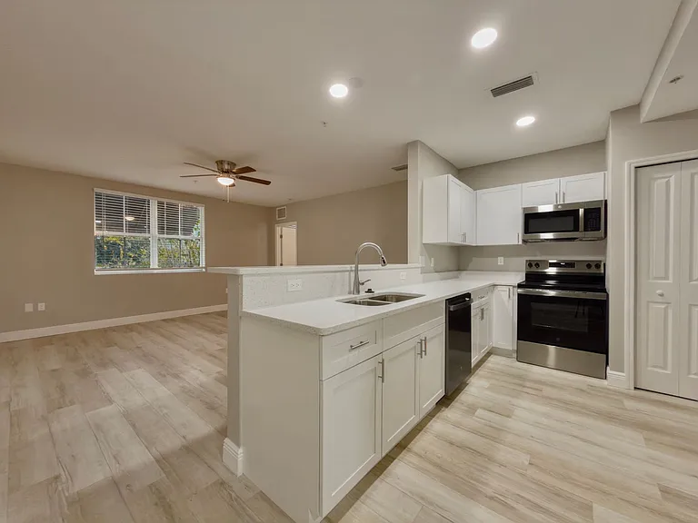 North Pointe Place — Photo 27