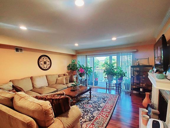 5th image of 5601 Carriageway Dr APT 214
