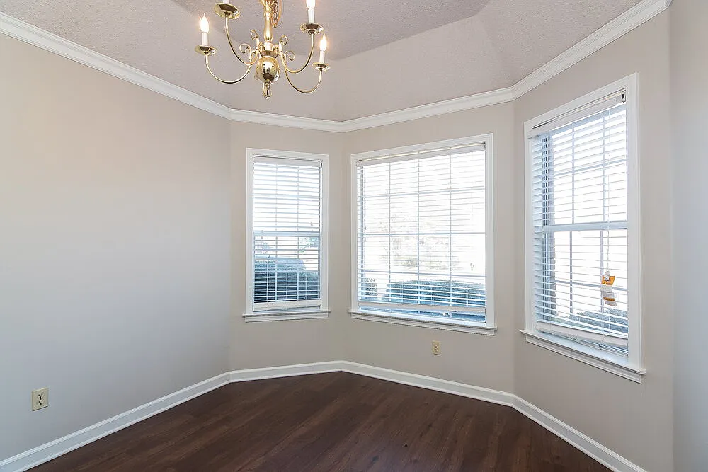 3 bed, 2.0 bath, 1418 sqft, $1,825 — Photo 4