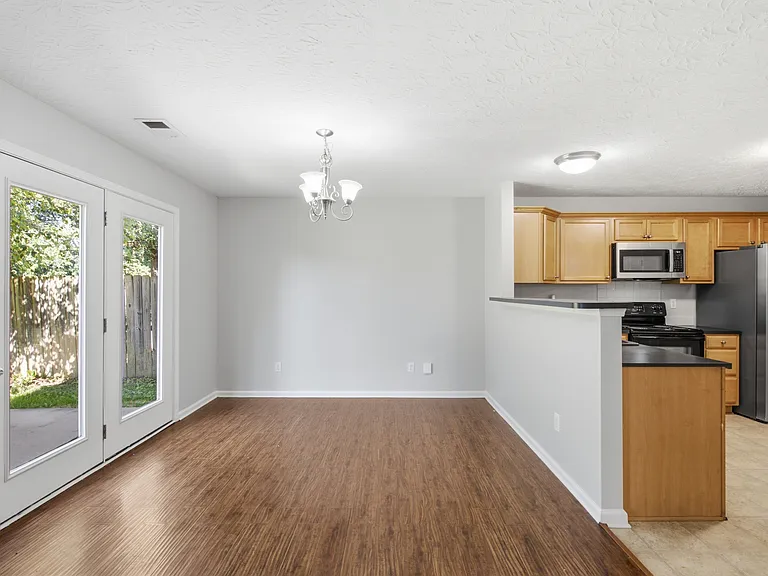 2560 Rockaway Pl — Photo 5