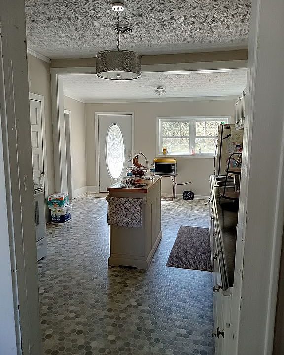 2038 Highway 215, Evarts, KY 40847 Zillow