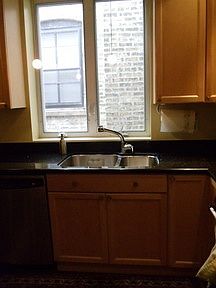 2nd image of 633 W Barry Ave APT 3N