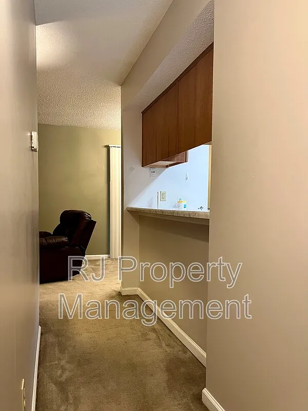 2 bed, 2.0 bath, 960 sqft, $995 — Photo 1