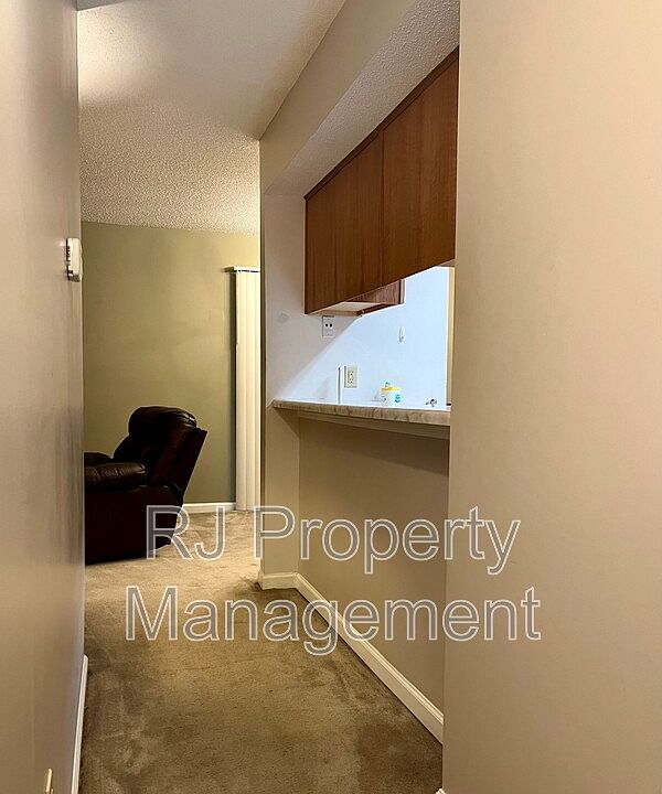 1st image of 5656 Encino Cv APT 2