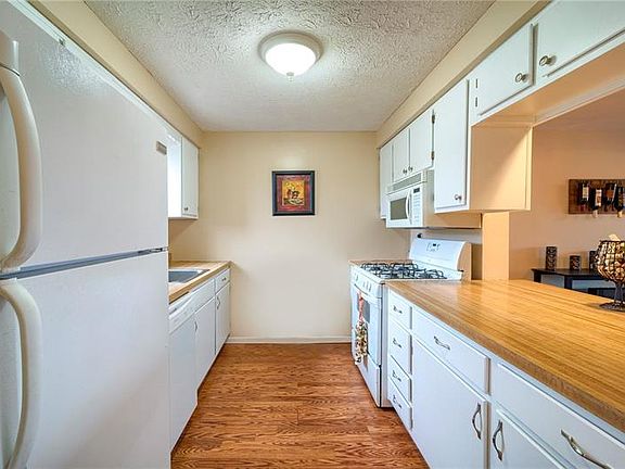 5th image of 646 Sunset Cir