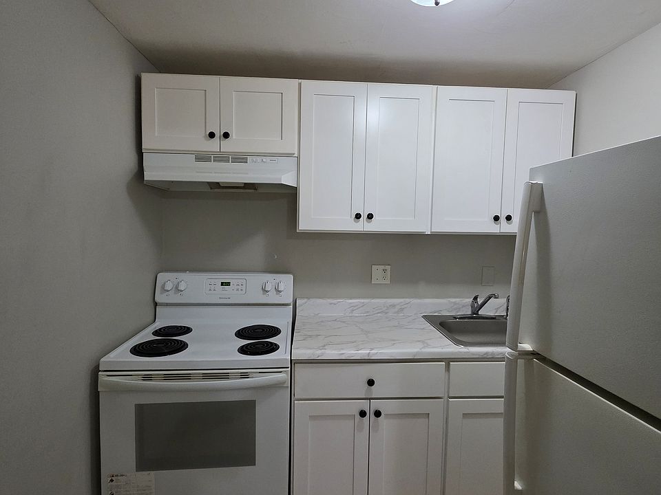 1st image of 61 Warwick St #E