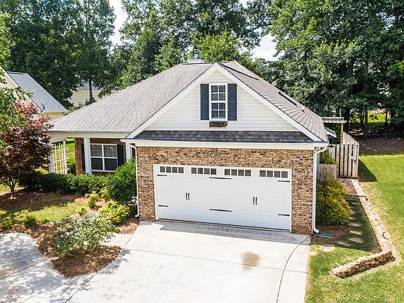 5th image of 121 Autumn Glen Dr