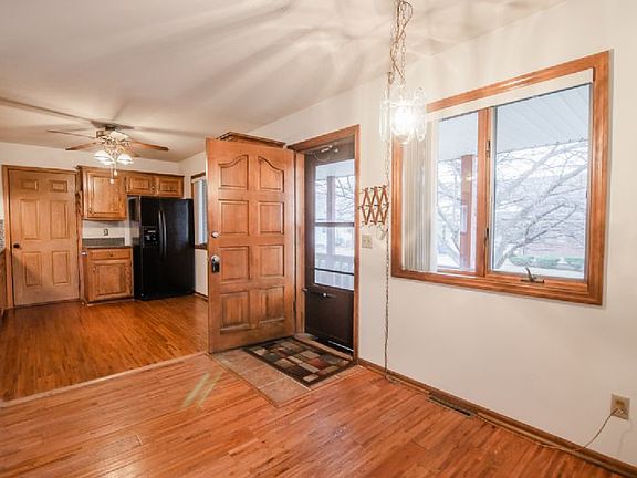 5th image of 104 Heritage Ln